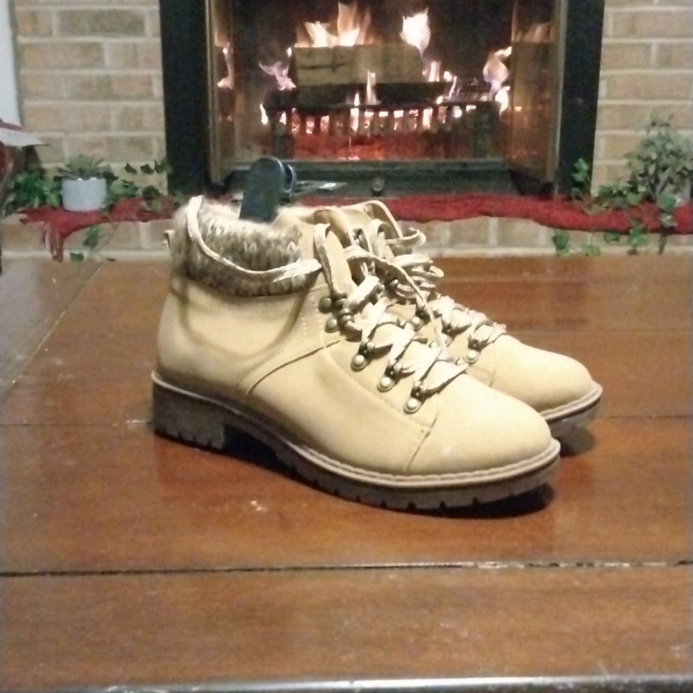 Time and Tru Women's Boots